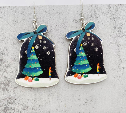 Adorable Vintage Wood Christmas Earrings