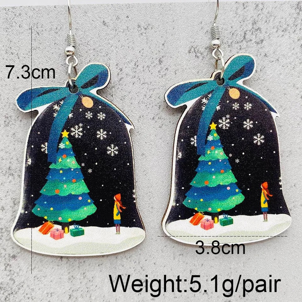 Adorable Vintage Wood Christmas Earrings