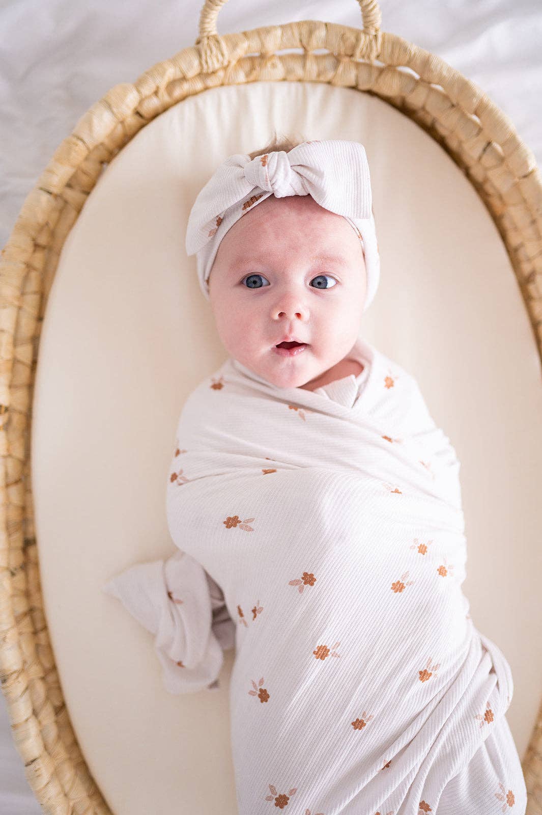 Bamboo Stretch Swaddle - Fleur: Swaddle + Bow Hat
