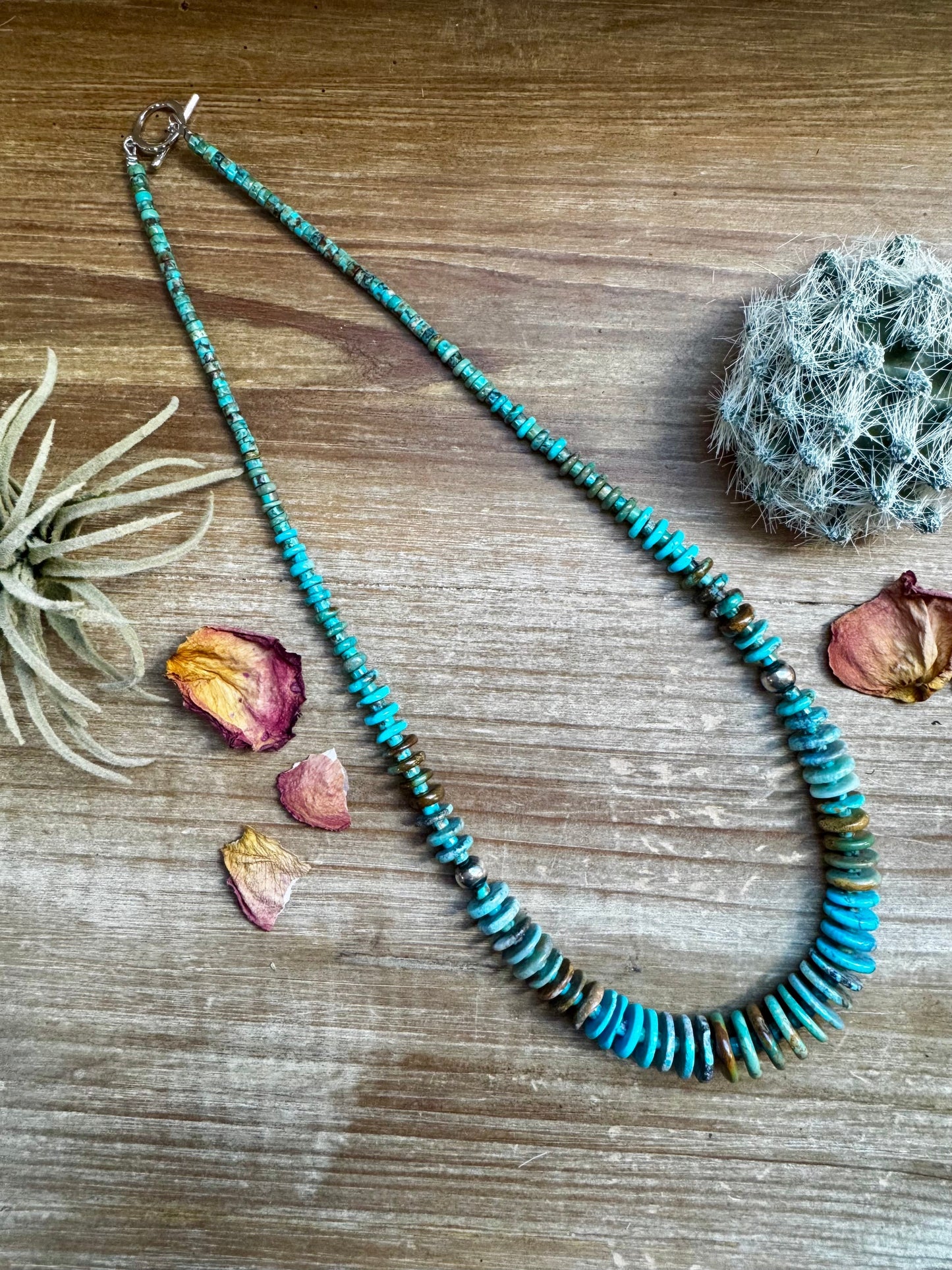 23 inch graduated turquoise necklace tri-color